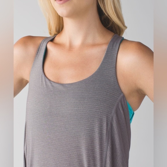 Lululemon Wild Tank 2 in 1 Built in Bra Flowy Workout Tank - Picture 2 of 9